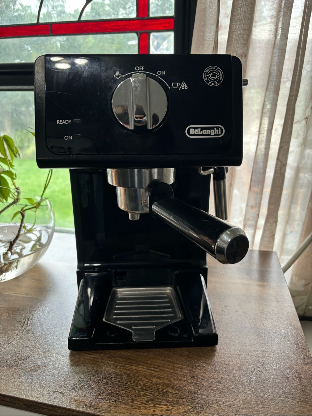 DeLonghi Black Espresso Machine - Compact Home Espresso Maker